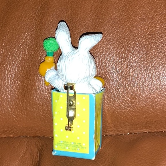 Garfield Happy Eggster Easter Pin Brooch 1981 Collectible Kitsch - Picture 2 of 10